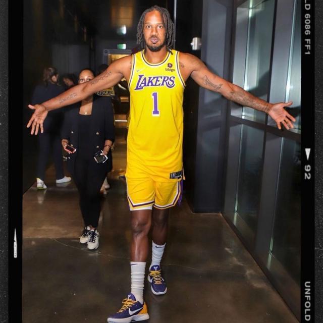 1633694732935076956.jpg Trevor-Ariza-Lakers-October-7-2021-1633594645459.jpg