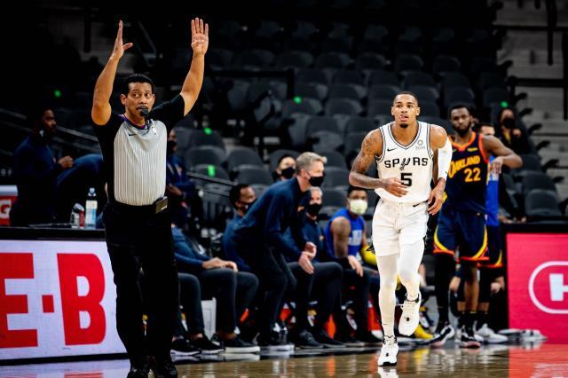 亚博中国官网-8次抢断生涯新高 波波直言这一项穆雷已比肩帕克